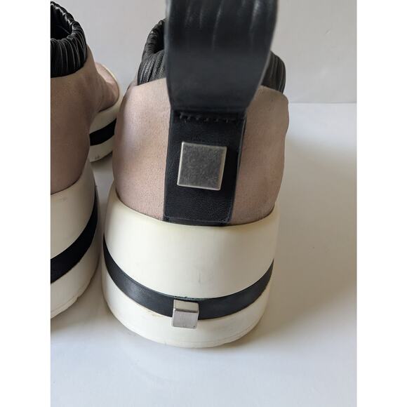 STUART WEITZMAN SW-612 Slip-On‎ Sock Sneaker Stone Tan Women's 8 - Picture 9 of 15